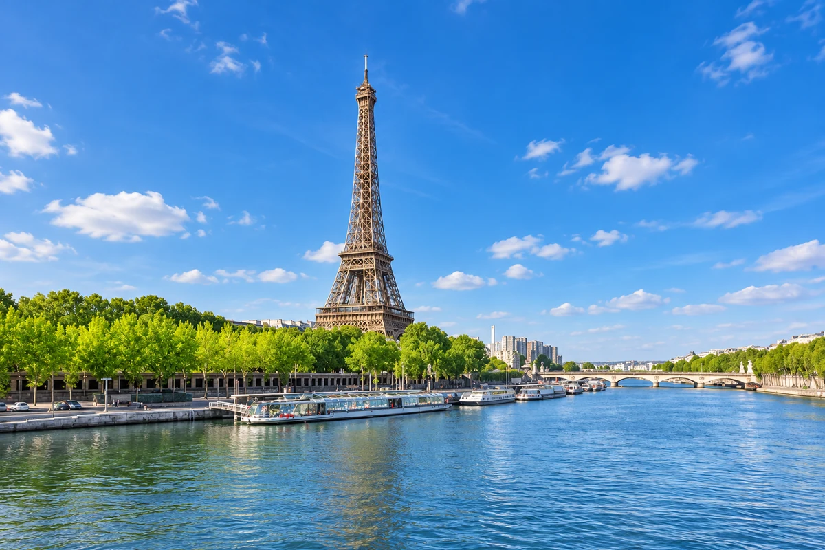 Eiffeltoren en Seine bij Pont d’Iéna in Parijs.